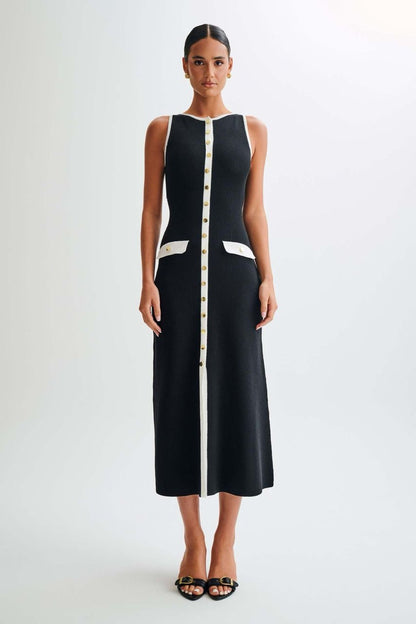 SOUTHWEST UNLIMITED Alise long dress featuring a flowing design and vibrant patterns, perfect for summer occasions.